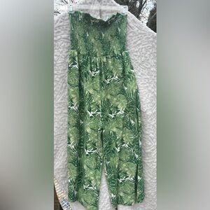 Justify Green Textured Leaf Pants